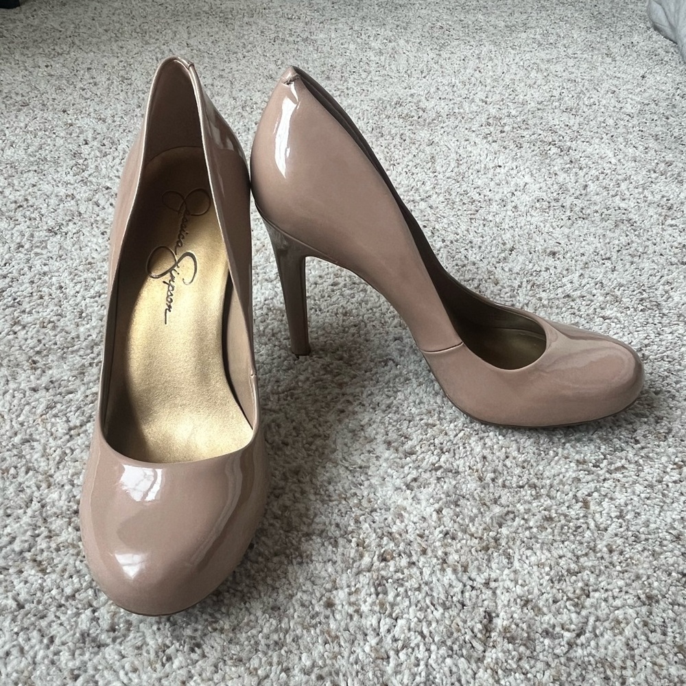 JESSICA SIMPSON Pink/Nude Size 9M/39 Patent Leather Pumps